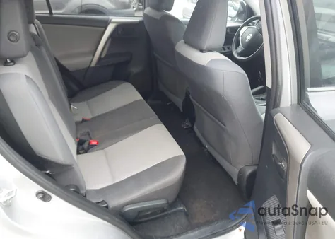 2015 Toyota Rav4 Le z USA, uszkodzony, nr VIN 2T3BFREV0FW235289